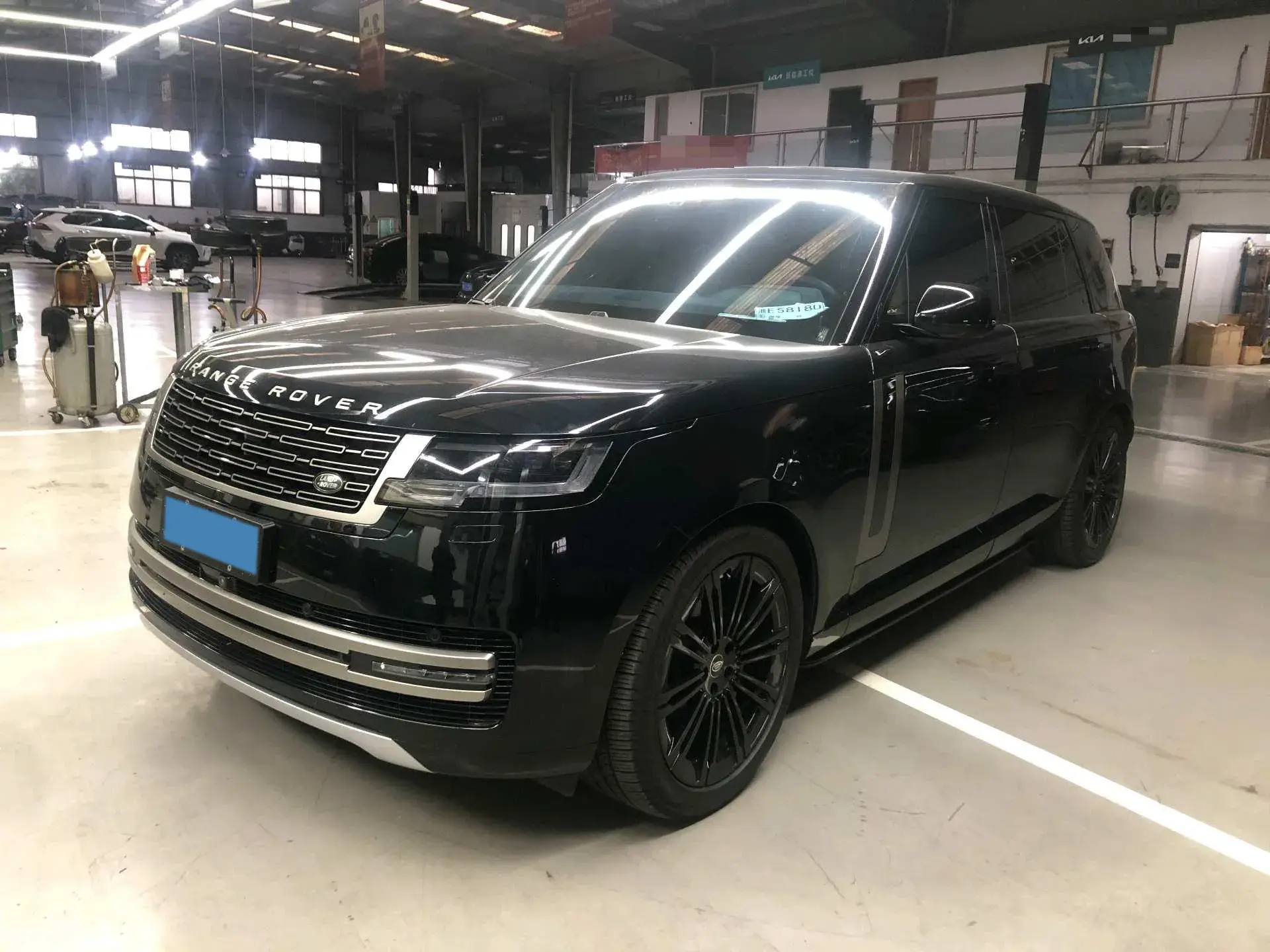 2024 LAND ROVER view 1