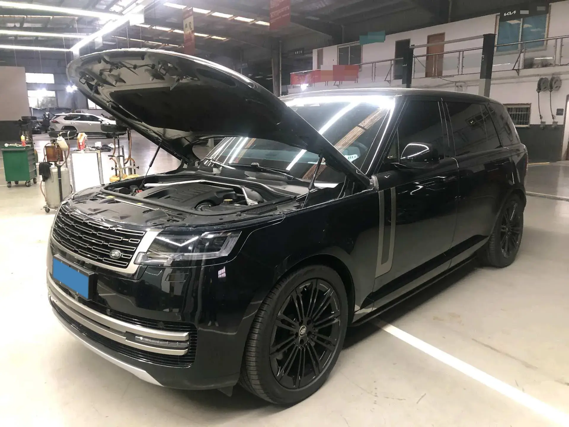 2024 LAND ROVER thumbnail 4