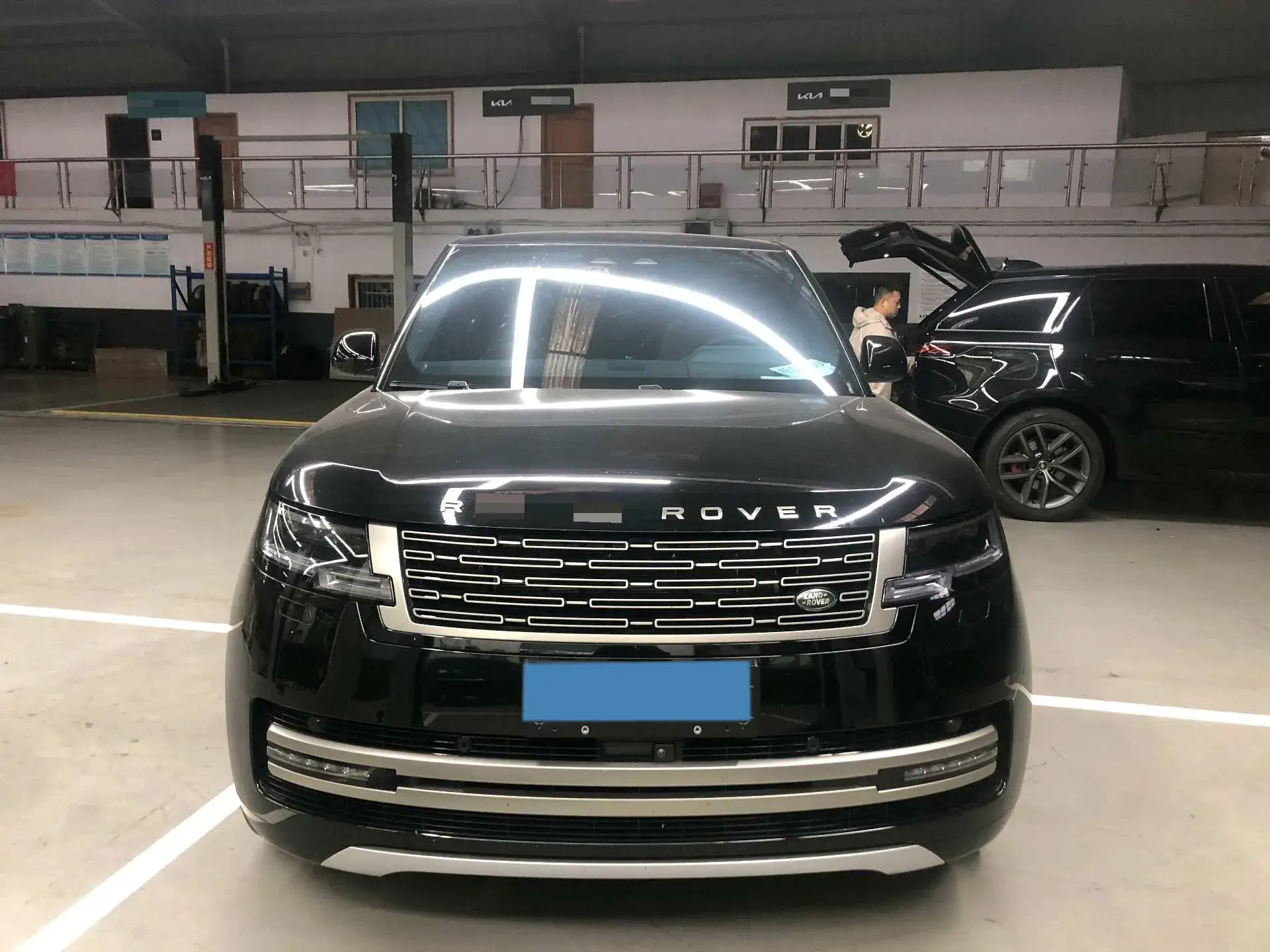 2024 LAND ROVER thumbnail 2