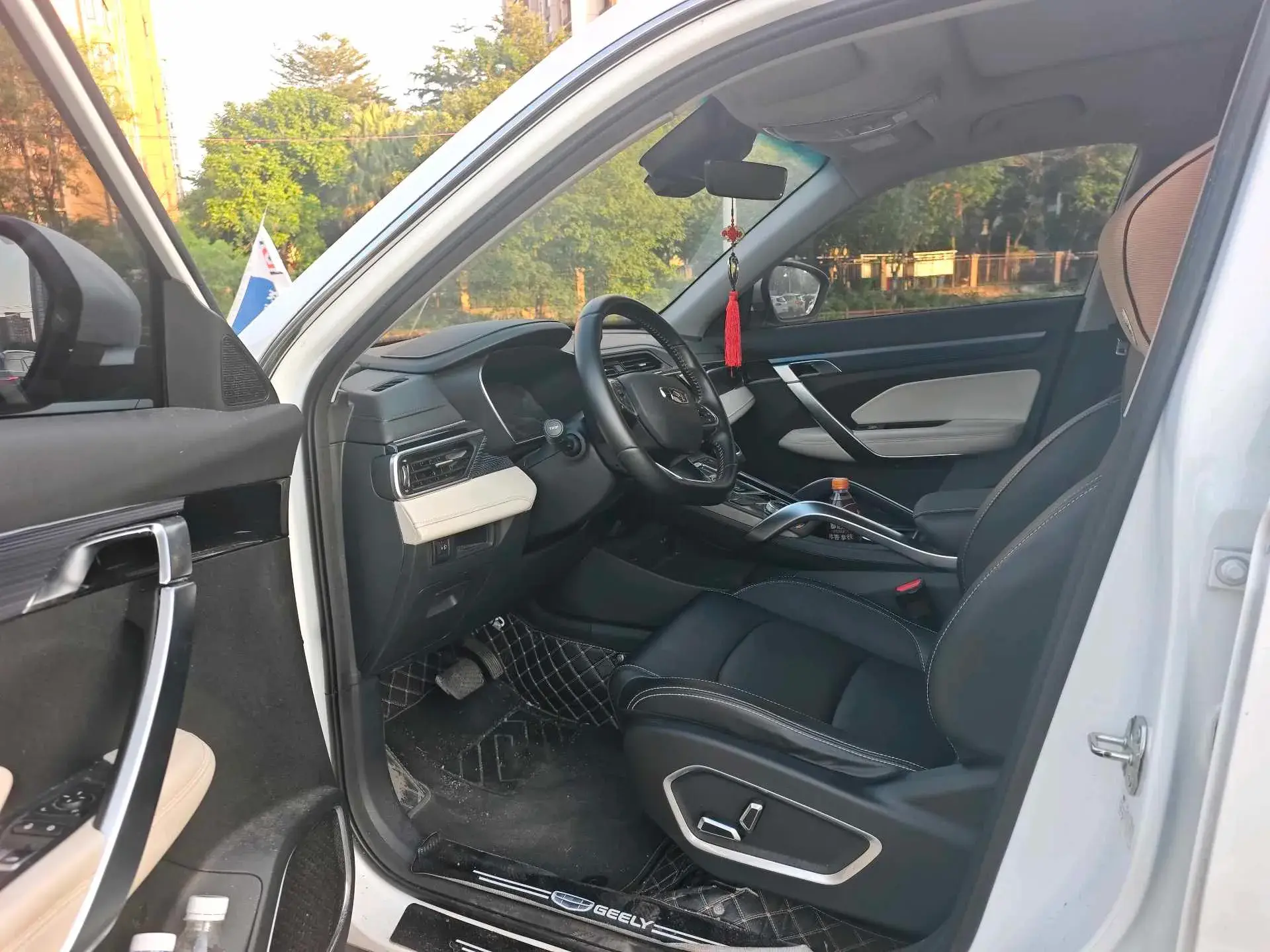 2022 GEELY AZKARRA thumbnail 4