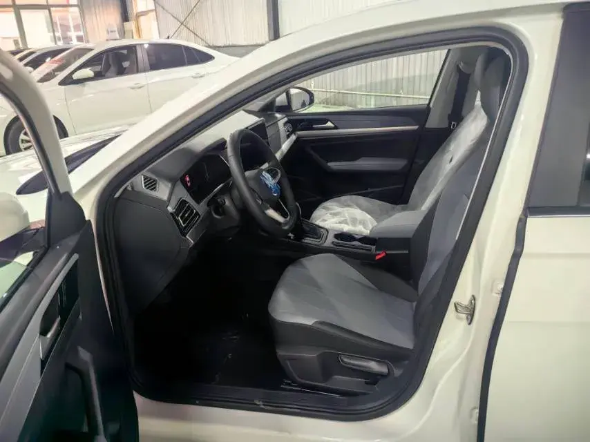 2024 VOLKSWAGEN LAVIDA thumbnail 4