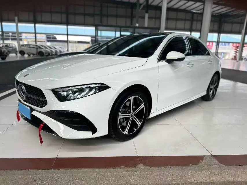 2025 MERCEDES-BENZ A view 1