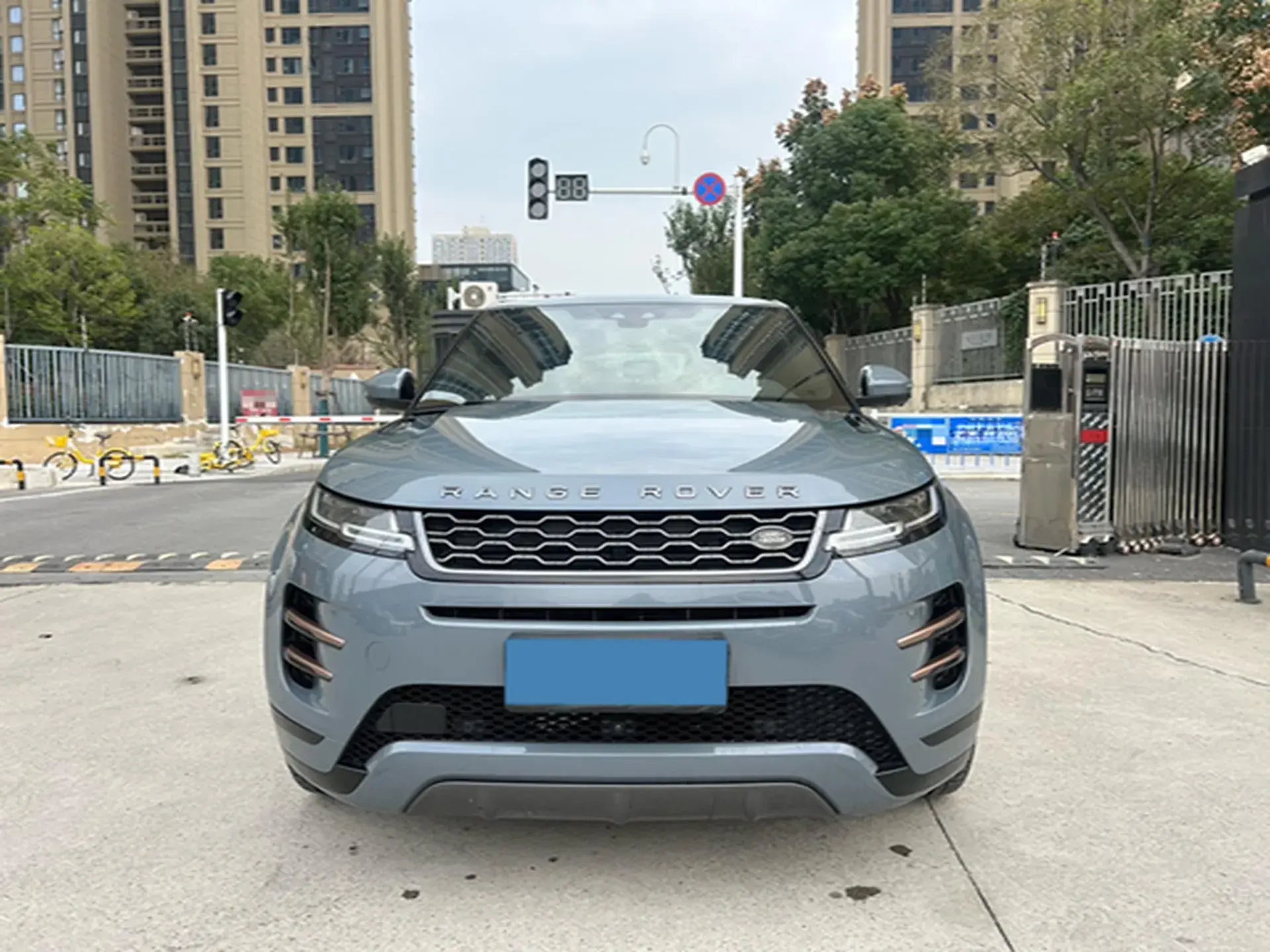 2020 LAND ROVER thumbnail 2