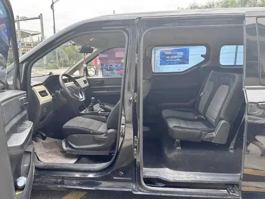 2021 WULING ZHENGCHEN thumbnail 4