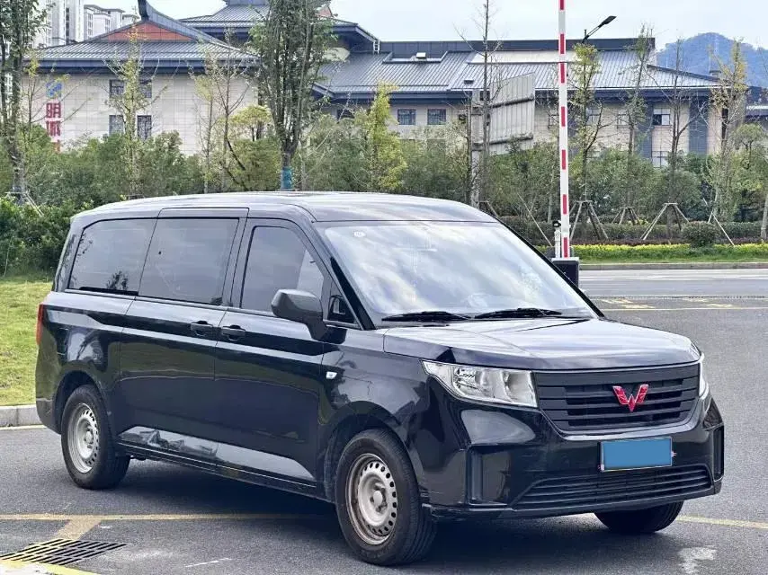2021 WULING ZHENGCHEN thumbnail 3