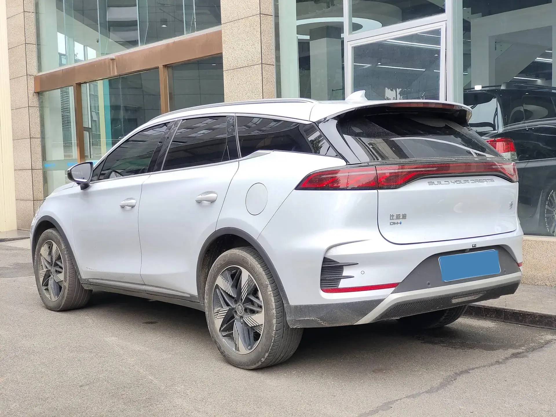 2024 BYD TANG thumbnail 3