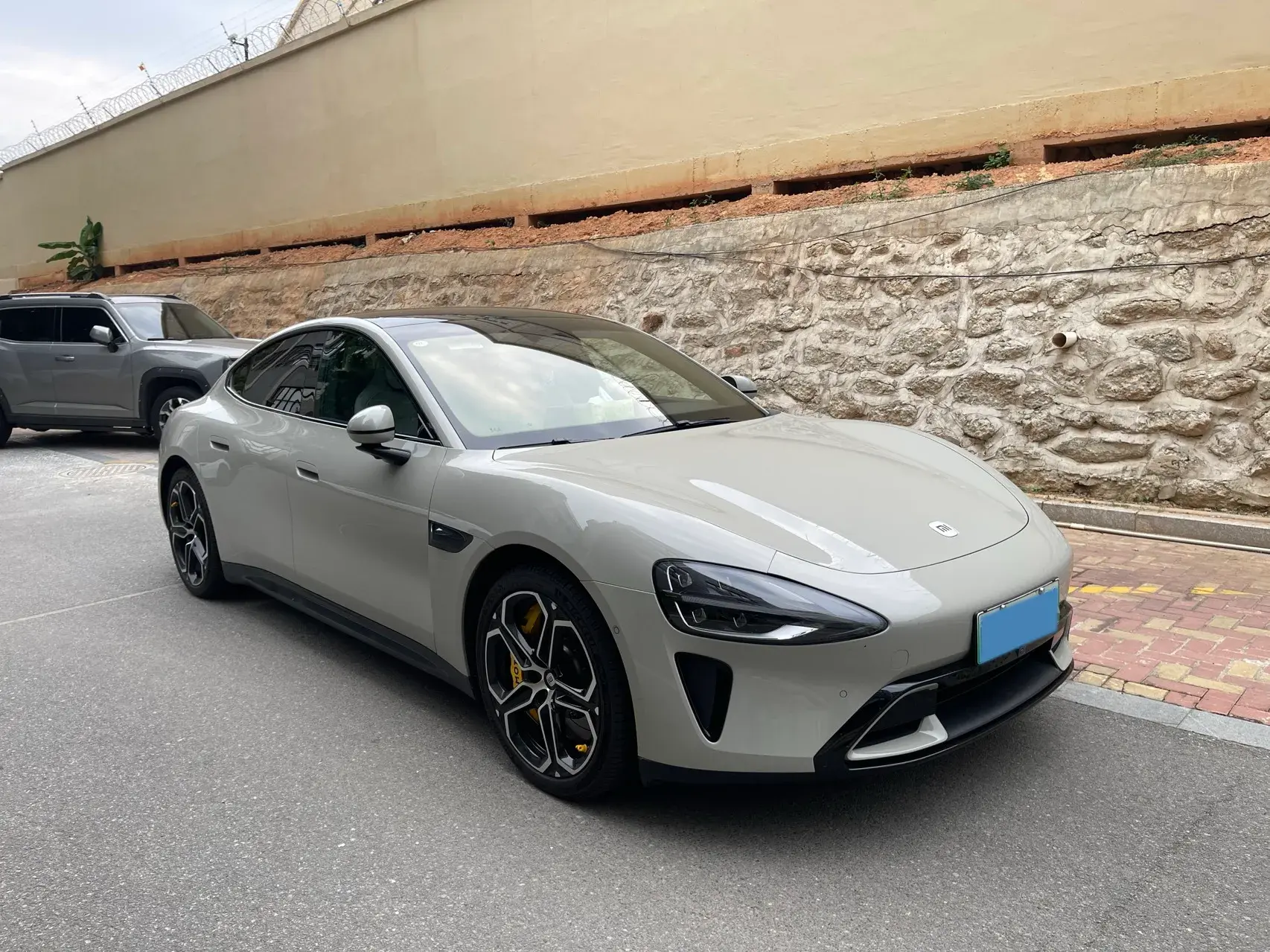 2024 MI SU7 thumbnail 3