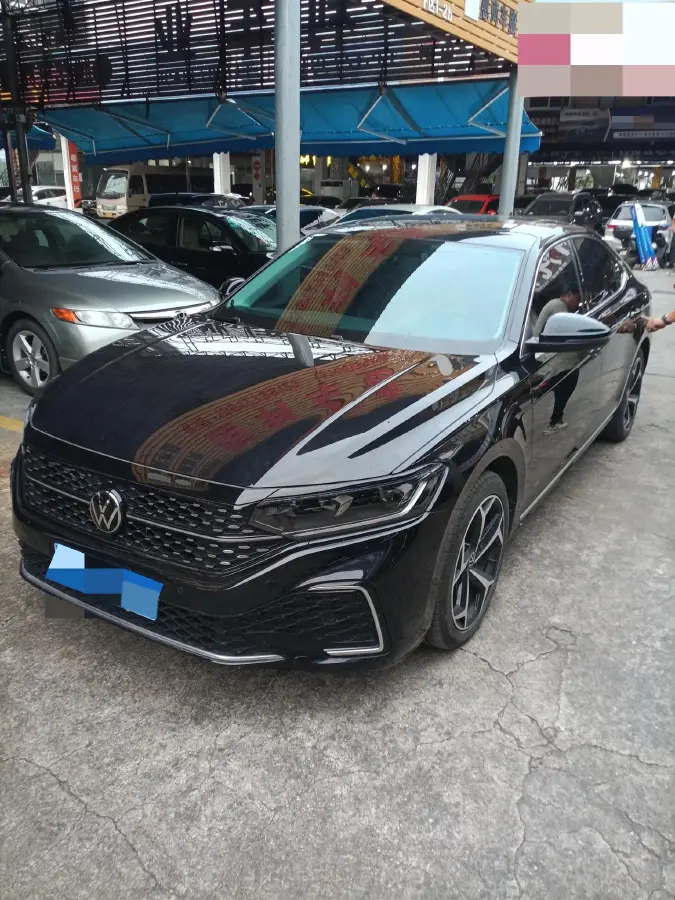 2023 Volkswagen Passat 2.0T 186HP L4 7DCT