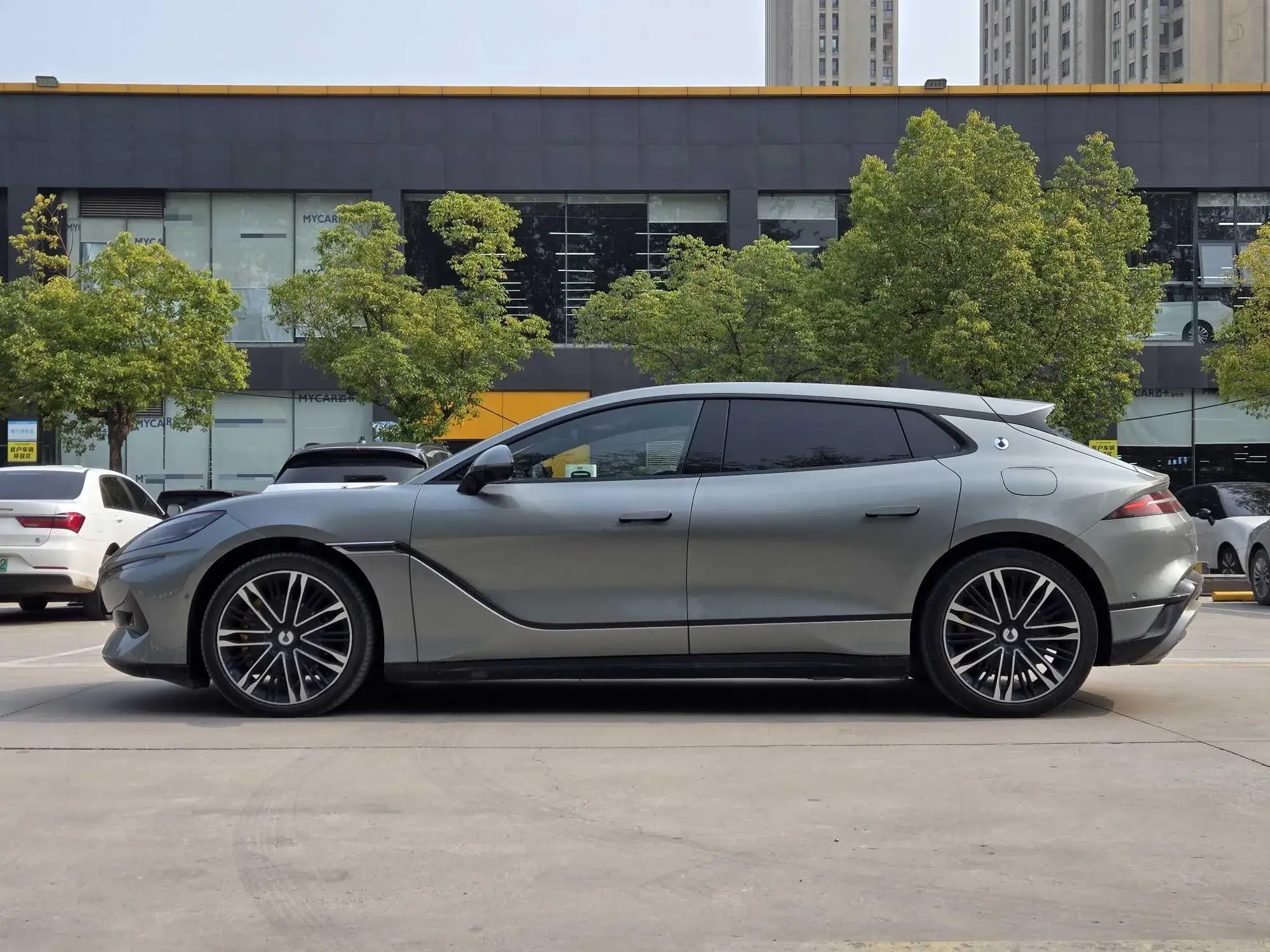 2024 DENZA DENZAZ9GT thumbnail 3