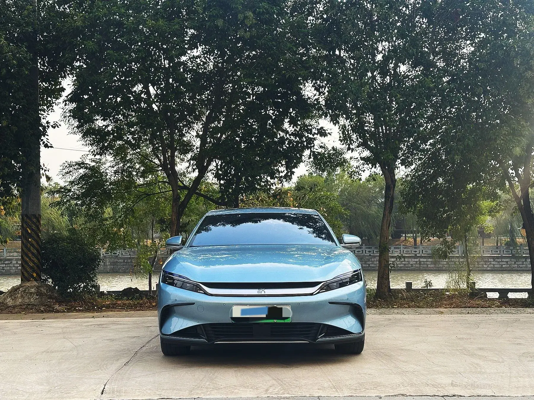 2023 BYD HAN thumbnail 2