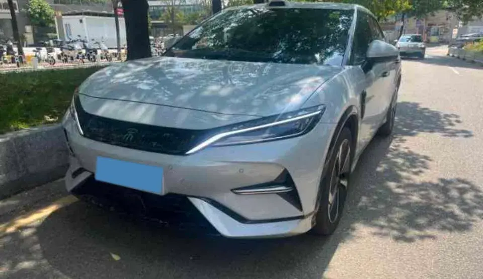 2025 BYD SONGL view 1