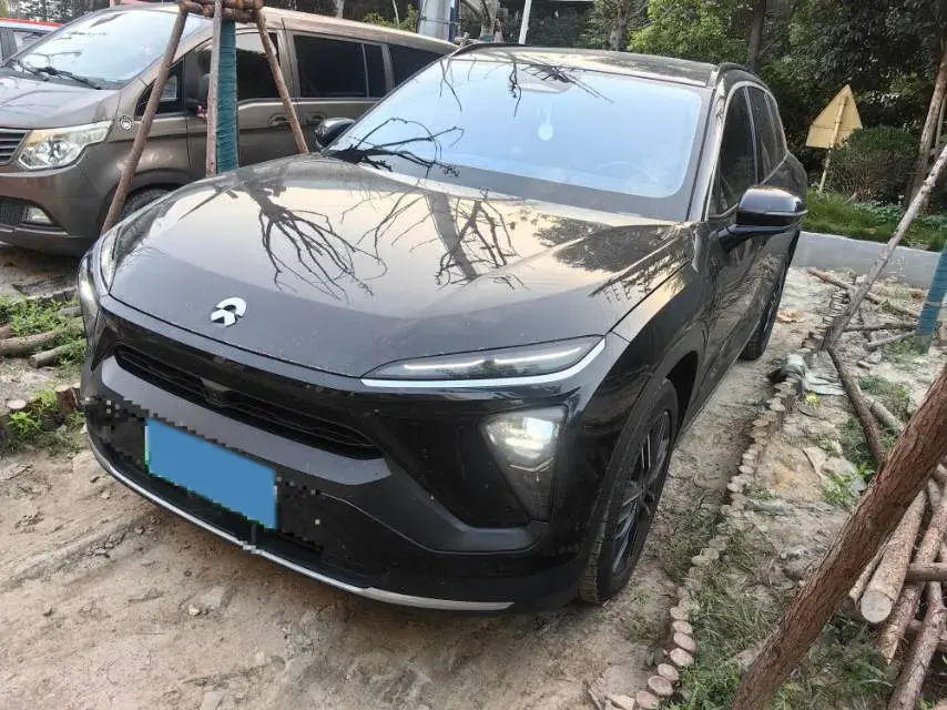 2020 NIO ES6 view 1