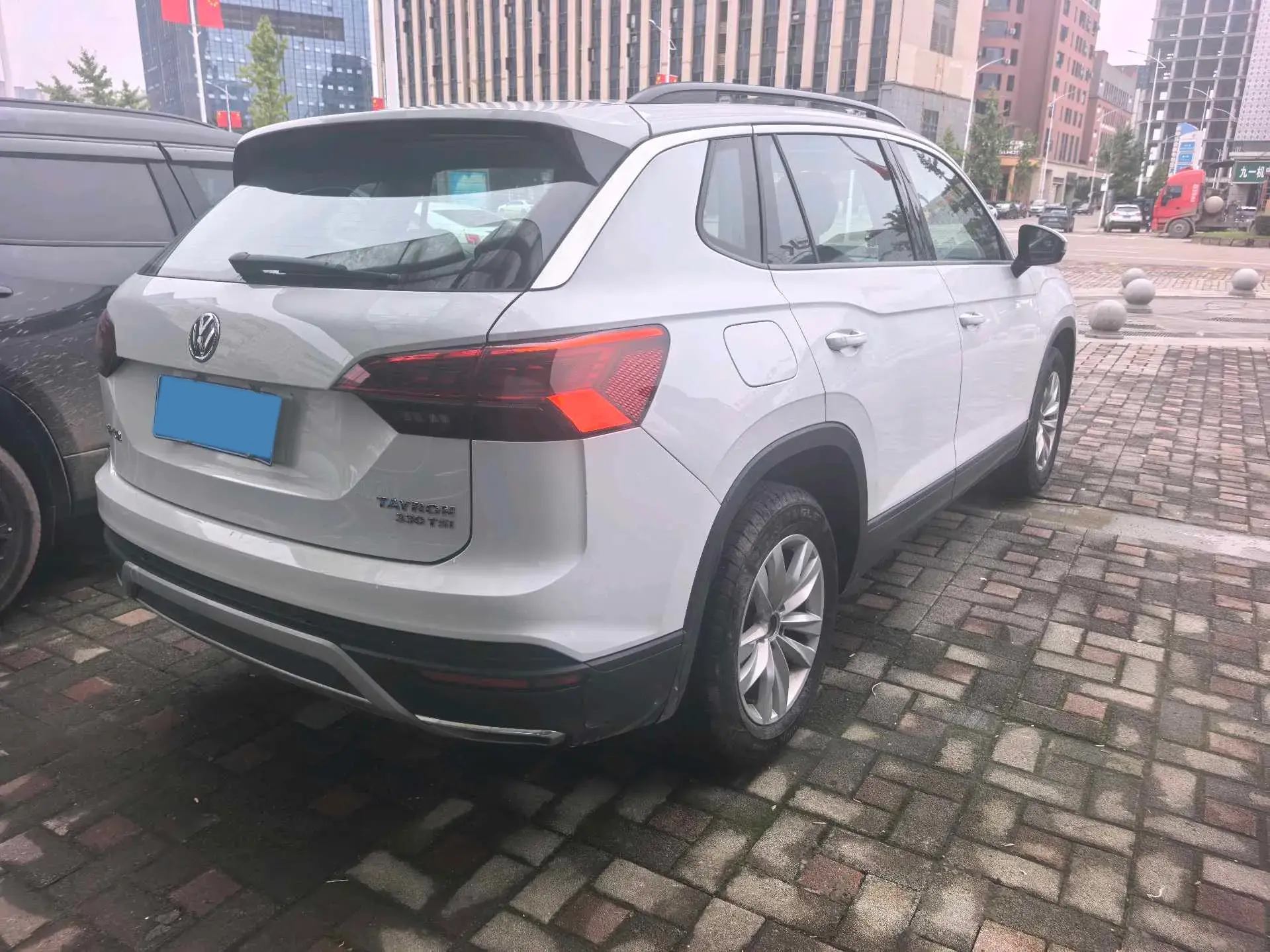 2019 VOLKSWAGEN TAYRON thumbnail 4