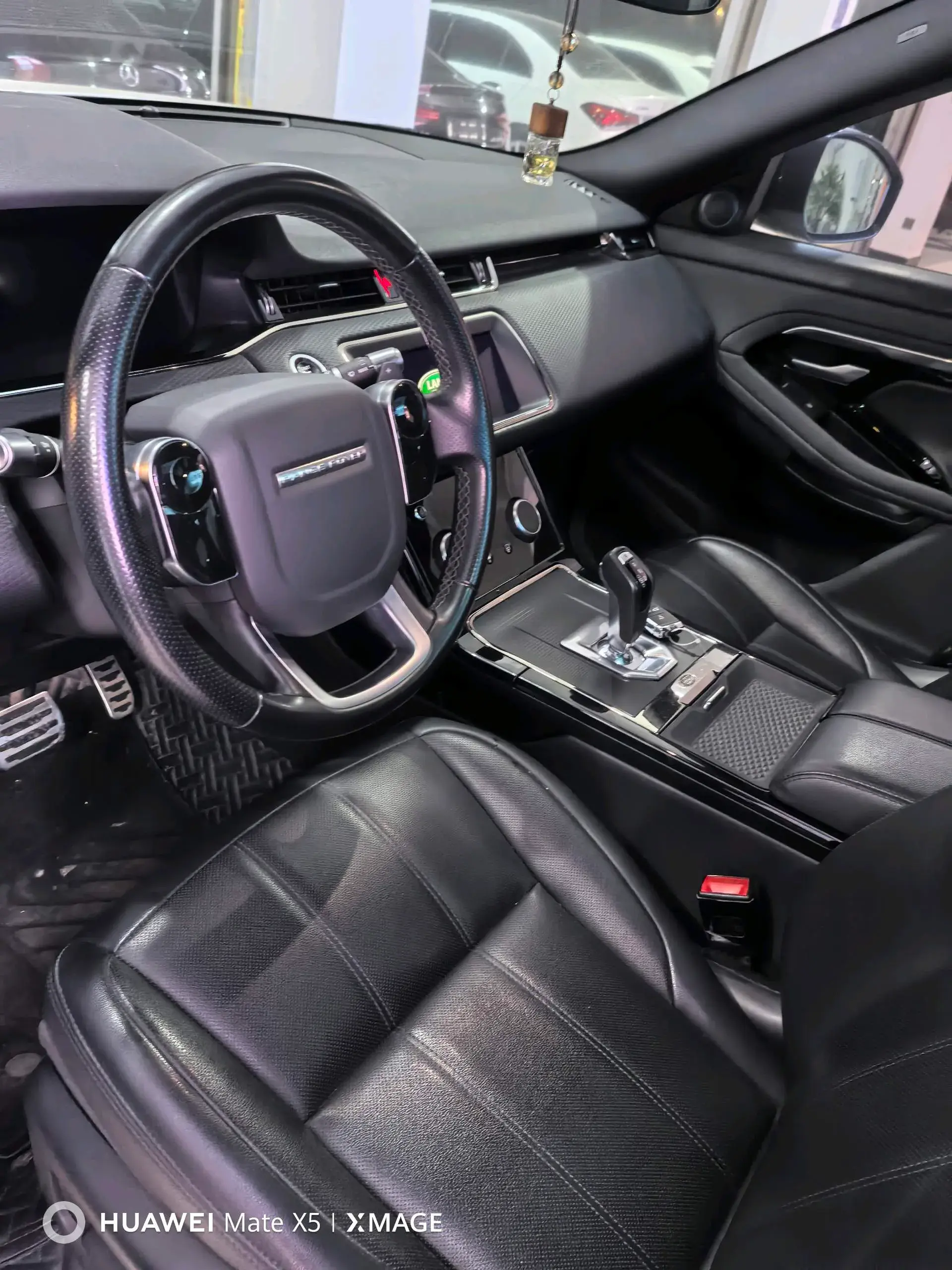 2020 LAND ROVER thumbnail 3