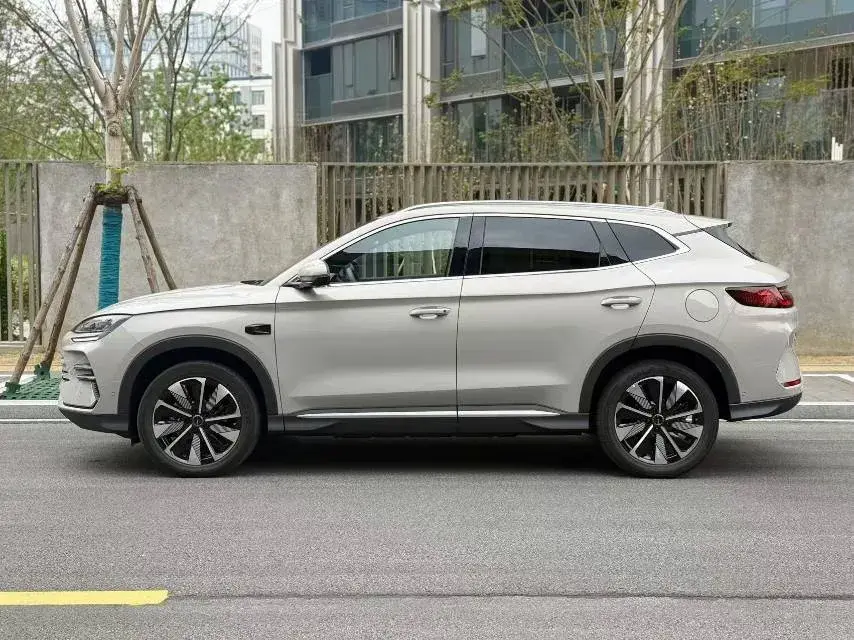 2025 BYD SONG thumbnail 3