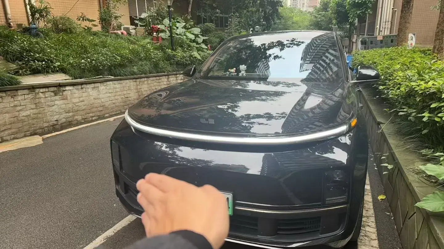 2023 LI L9 thumbnail 3