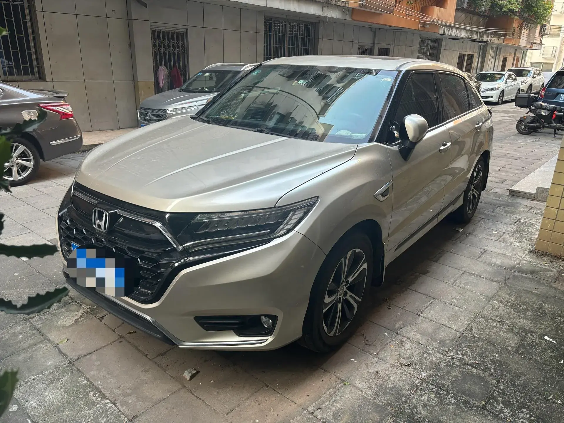 2020 HONDA UR-V view 1