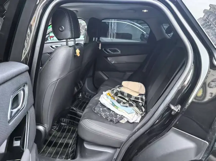 2019 LAND ROVER thumbnail 3