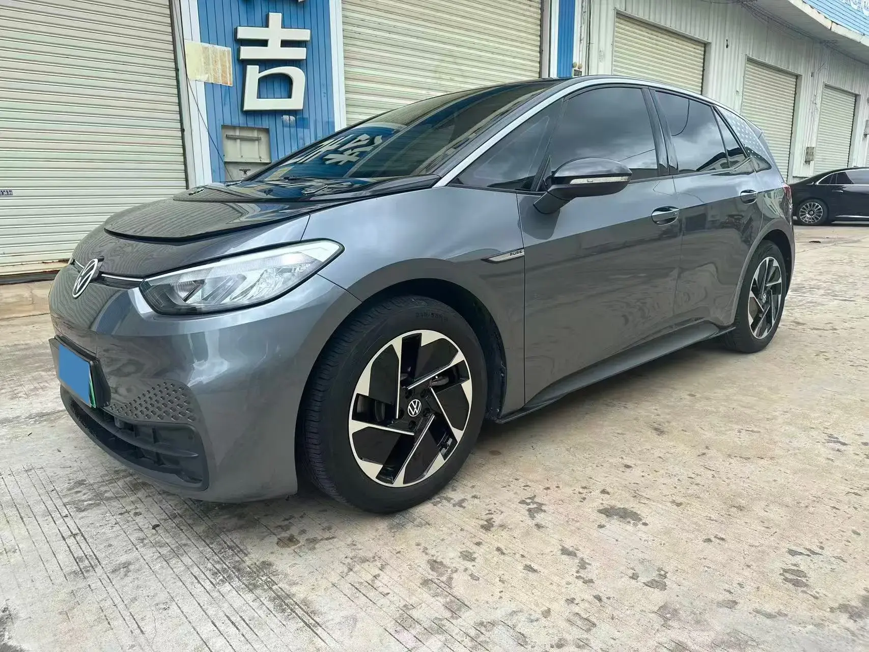 2023 VOLKSWAGEN ID.3 view 1