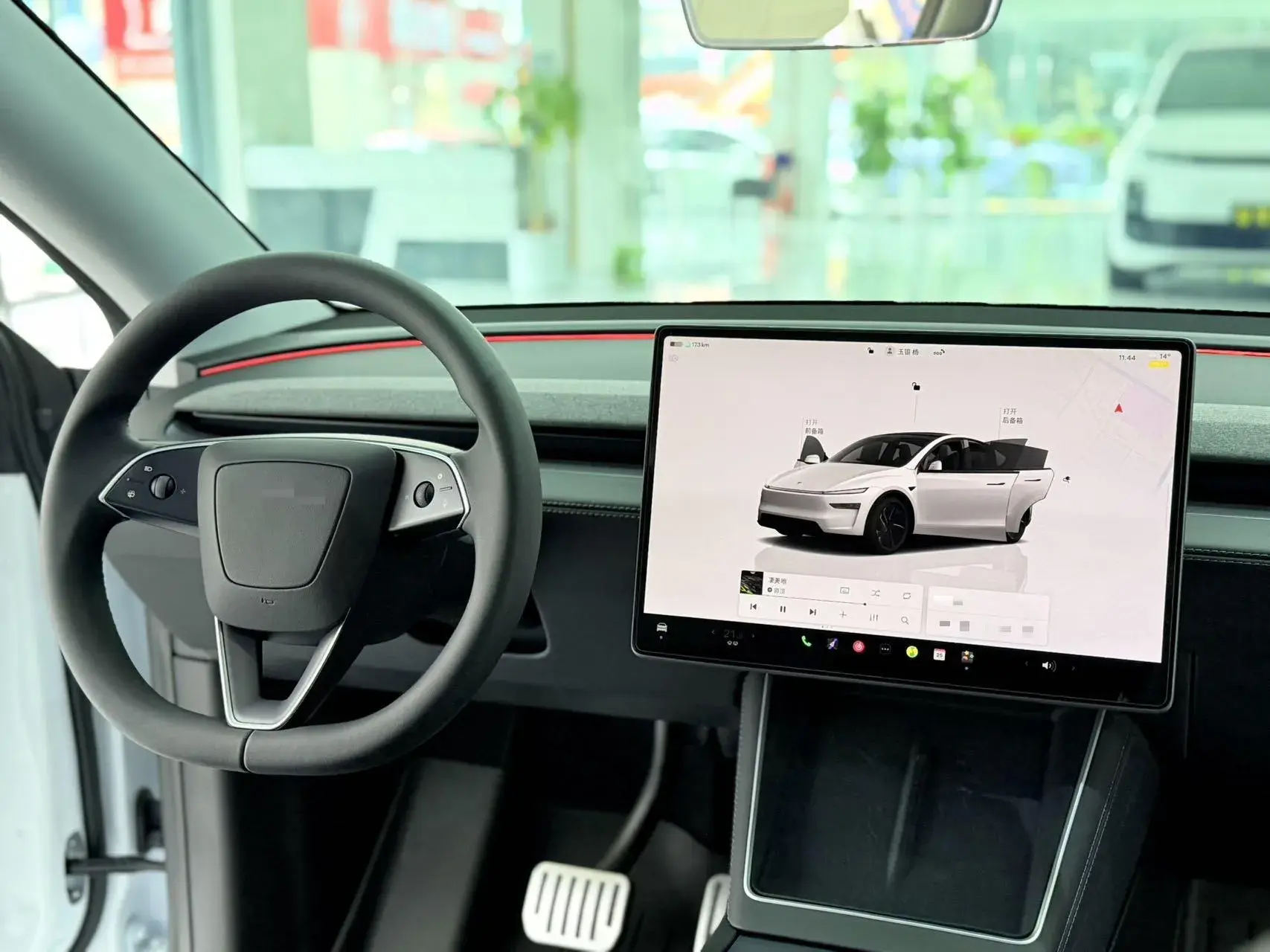 2025 TESLA MODEL thumbnail 4