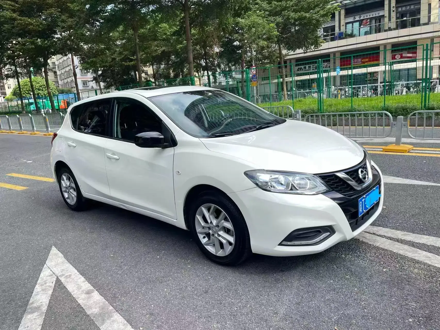 2021 NISSAN TIIDA thumbnail 3