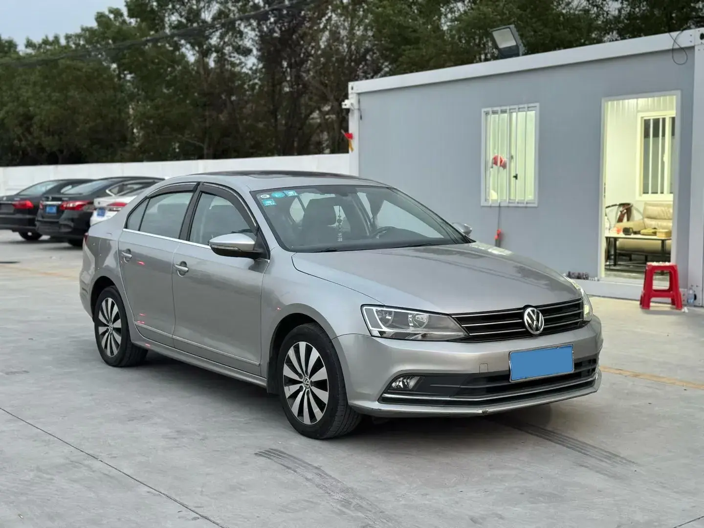 2018 VOLKSWAGEN SAGITAR thumbnail 3