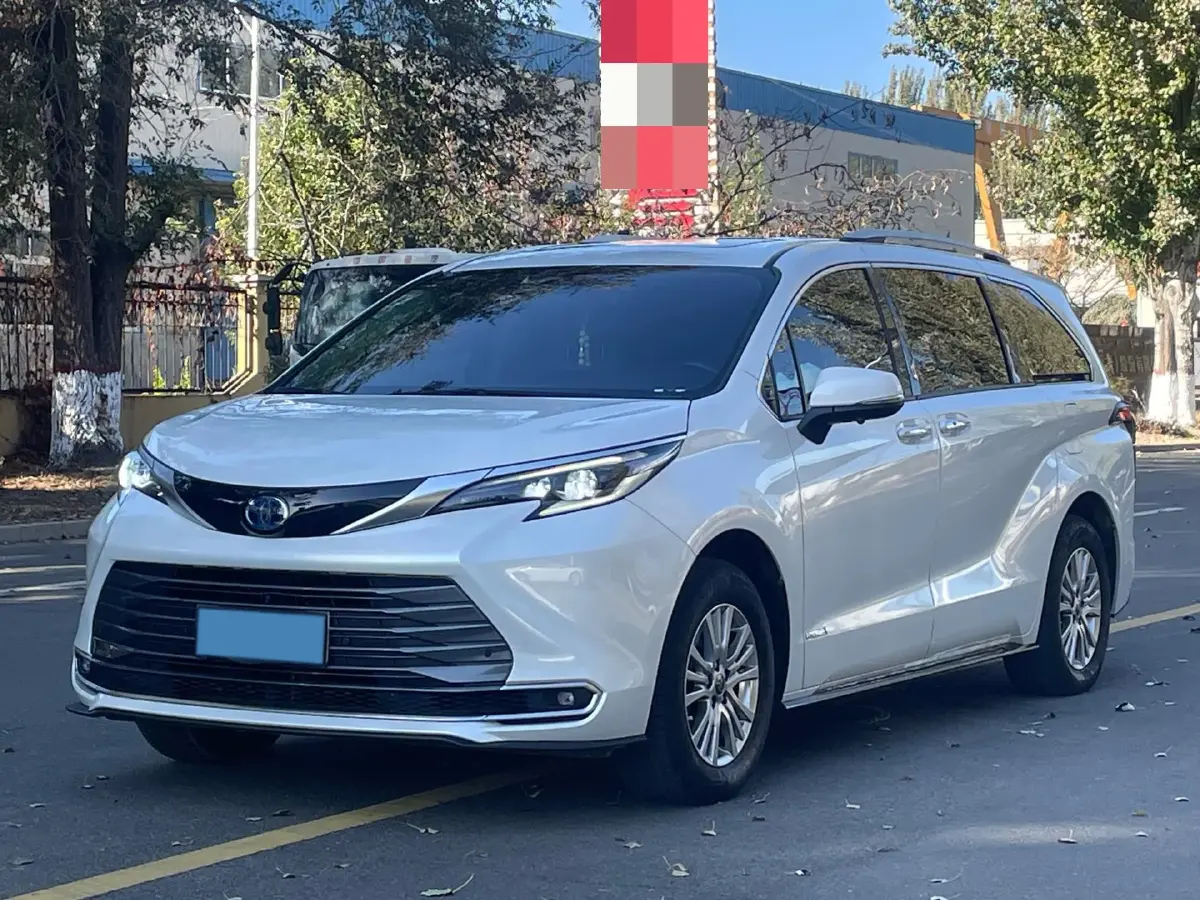 2021 Toyota Sienna 2.5L 192HP L4 E-CVT Hybrid