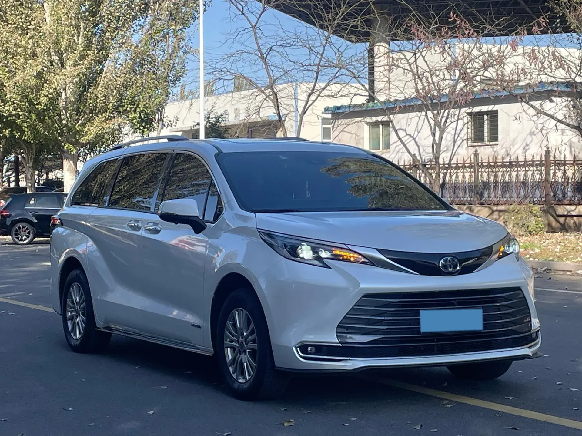 2021 TOYOTA SIENNA thumbnail 3