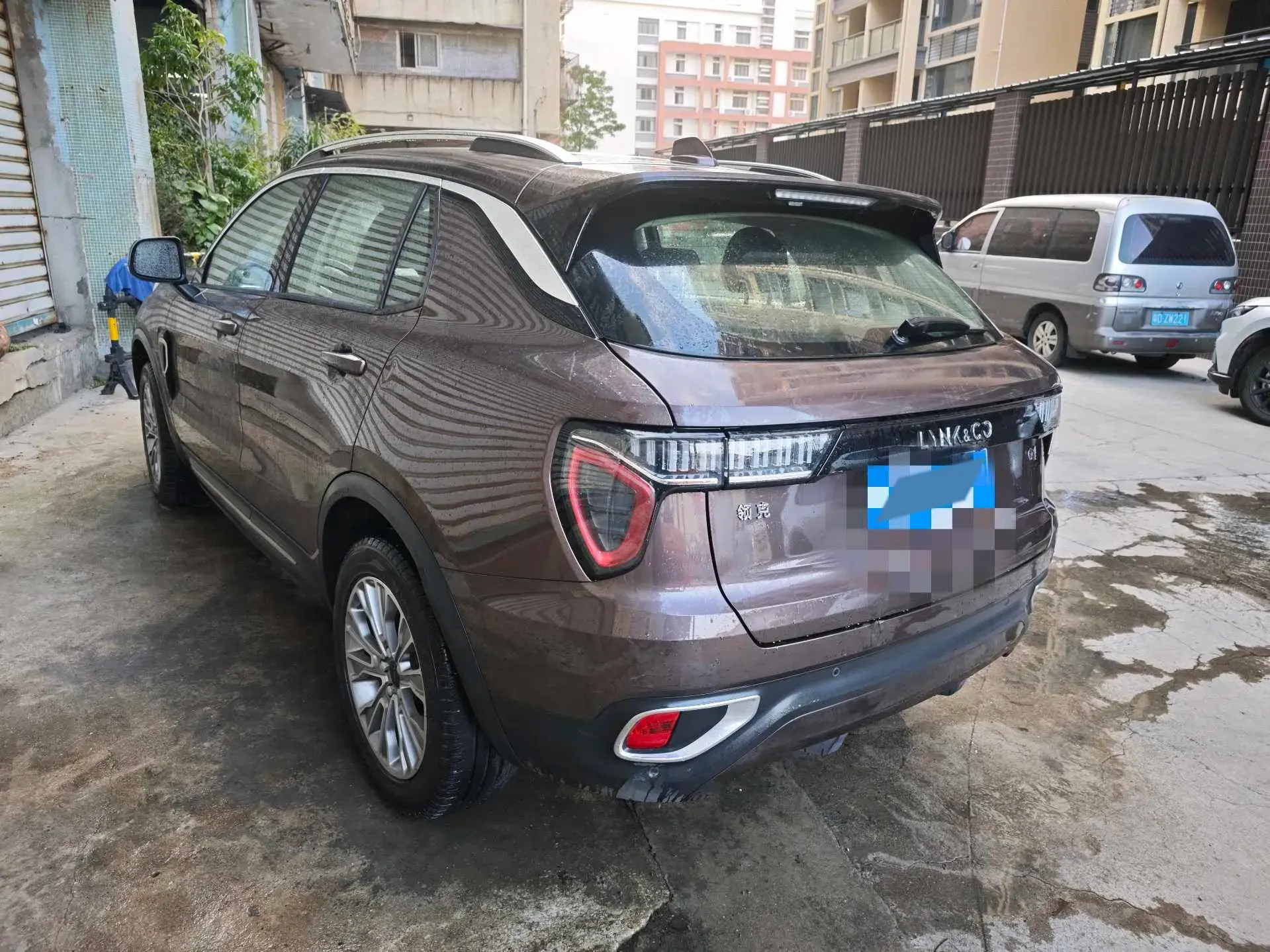 2019 LYNK&CO 01 thumbnail 4