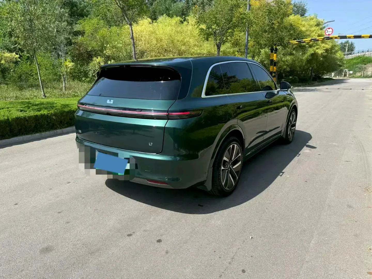 2023 LI L7 thumbnail 4