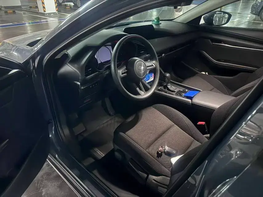 2023 MAZDA 3 thumbnail 2