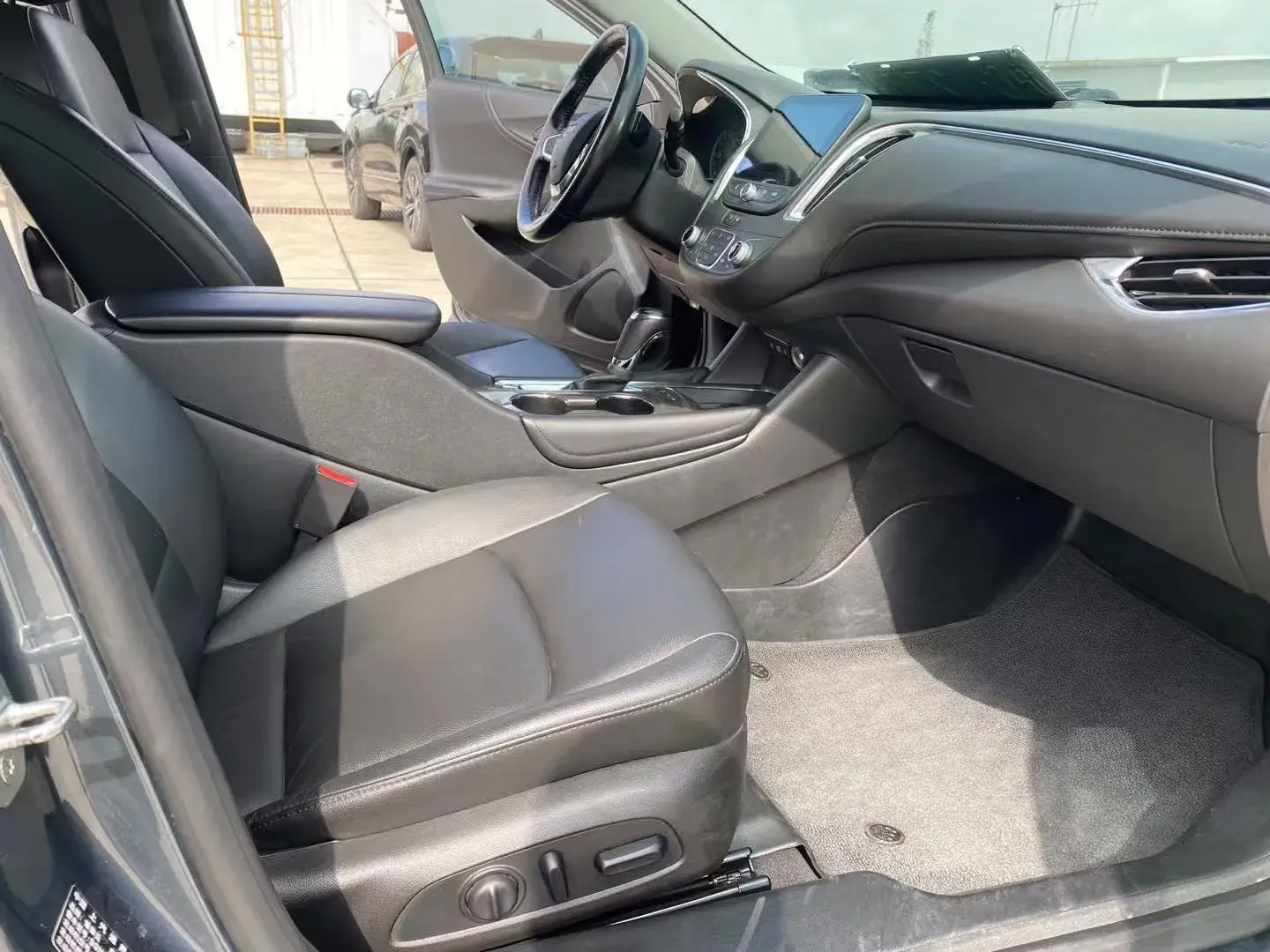 2019 CHEVROLET MALIBU thumbnail 4