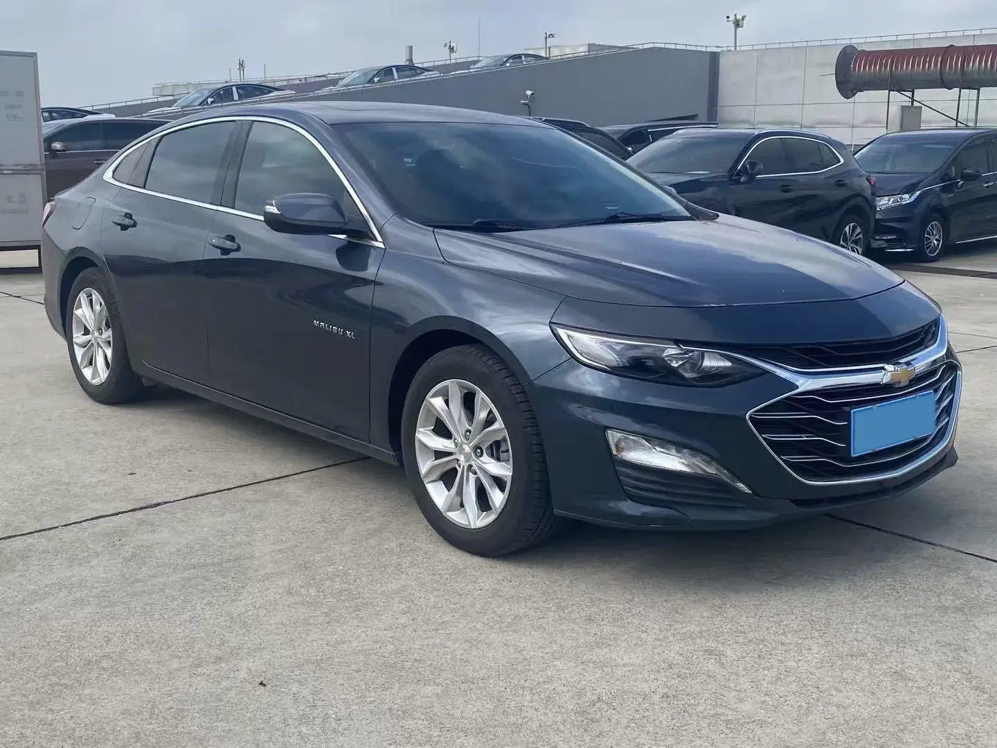 2019 CHEVROLET MALIBU thumbnail 2