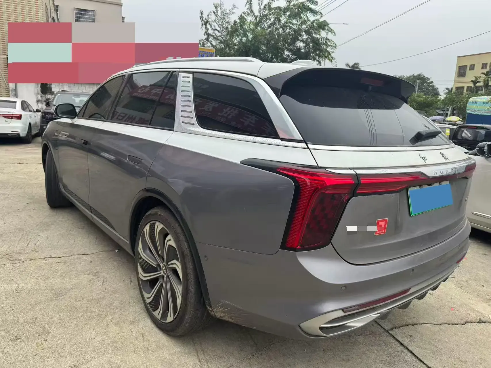 2021 HONGQI E-HS9 thumbnail 4