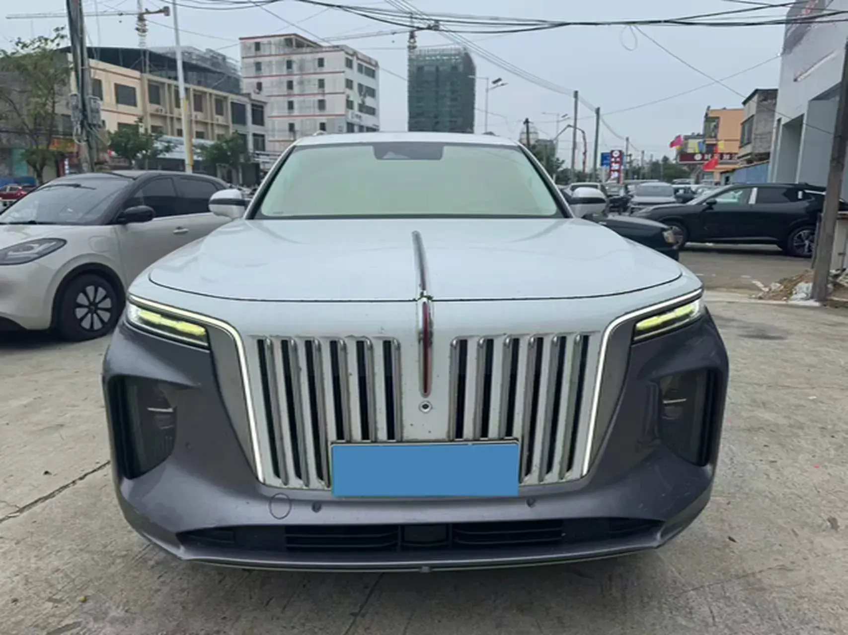 2021 HONGQI E-HS9 thumbnail 2
