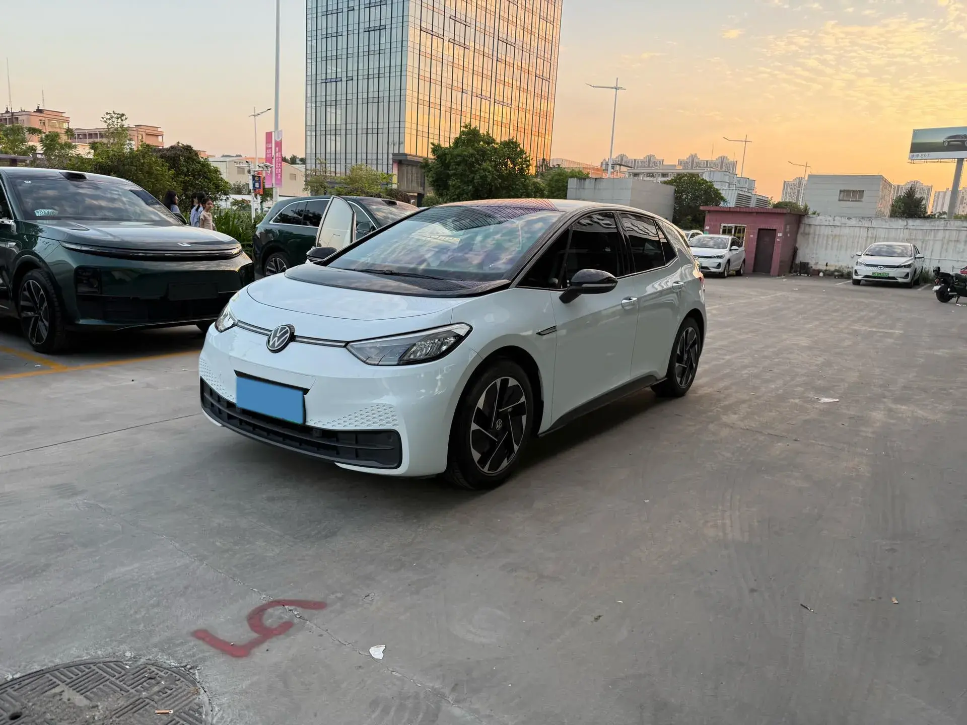 2023 VOLKSWAGEN ID.3 thumbnail 2