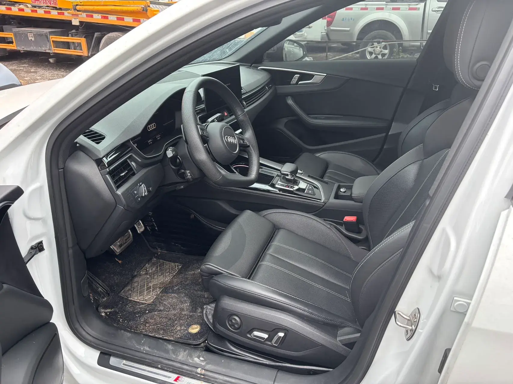 2024 AUDI A4L thumbnail 4