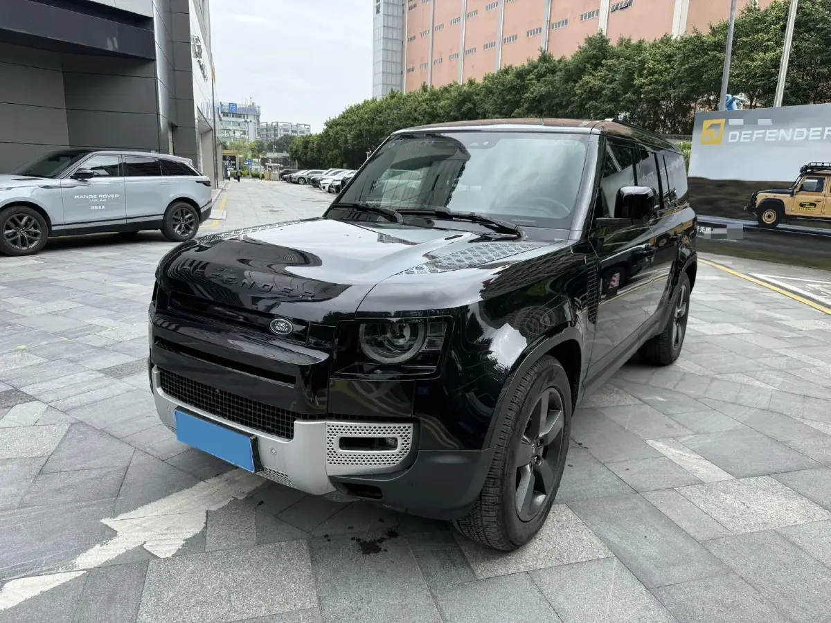 2023 Land Rover Defender 3.0T 400HP L6 8AT