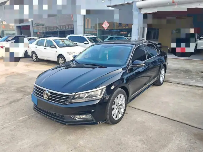 2017 VOLKSWAGEN PASSAT view 1