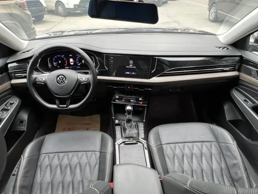 2021 VOLKSWAGEN PASSAT thumbnail 3