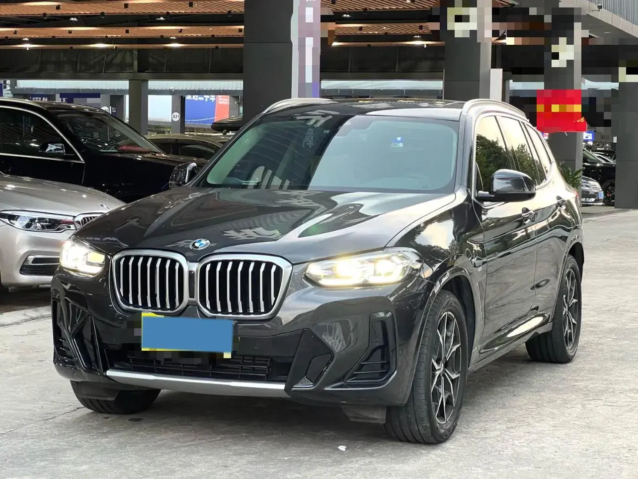 2022 BMW X3 view 1