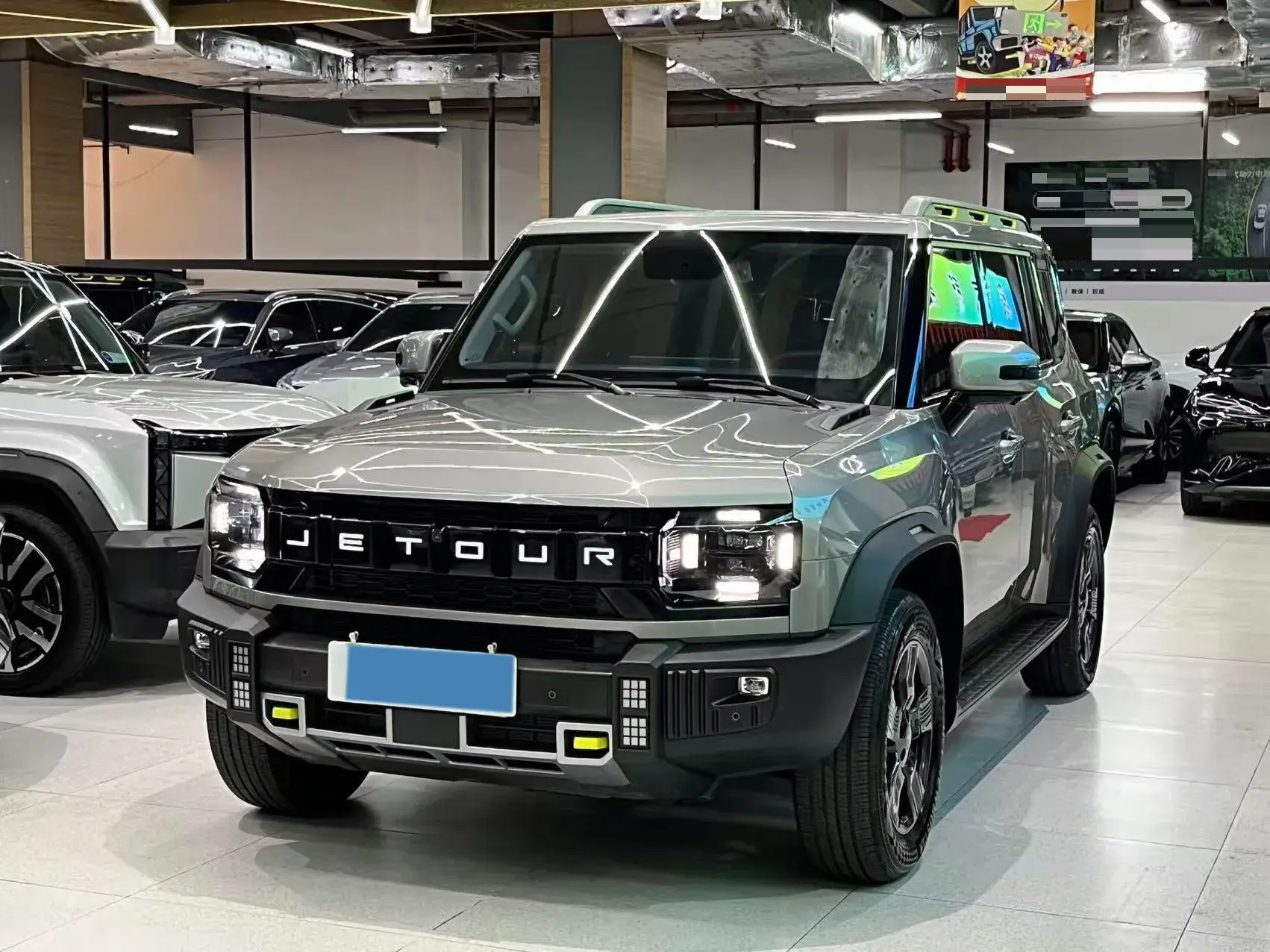 2025 JETOUR TRAVELLER view 1