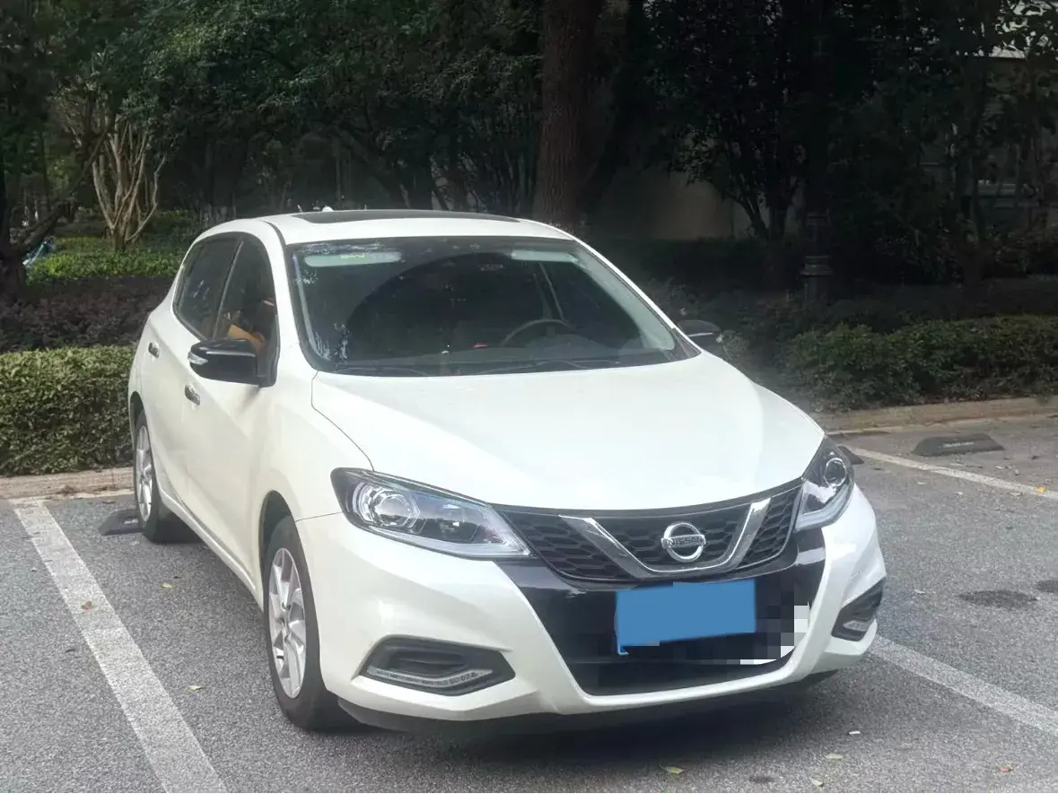 2021 NISSAN TIIDA thumbnail 3