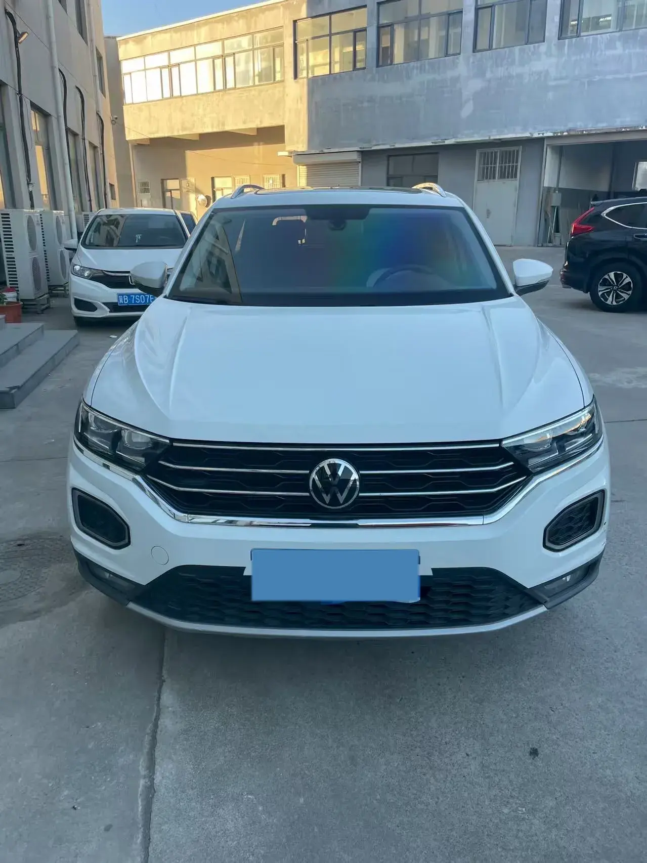 2021 VOLKSWAGEN T-ROC thumbnail 2