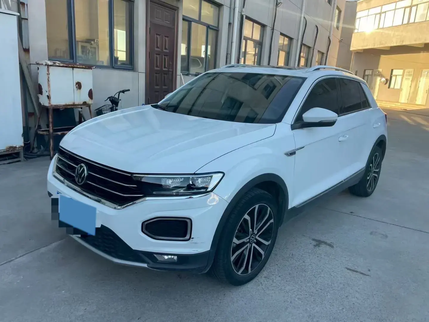 2021 VOLKSWAGEN T-ROC view 1