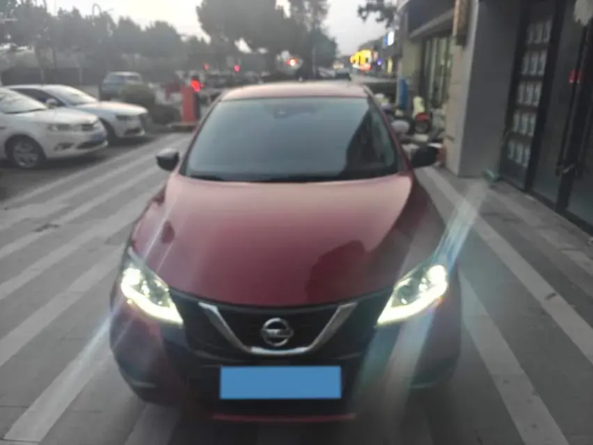 2020 NISSAN TIIDA thumbnail 2