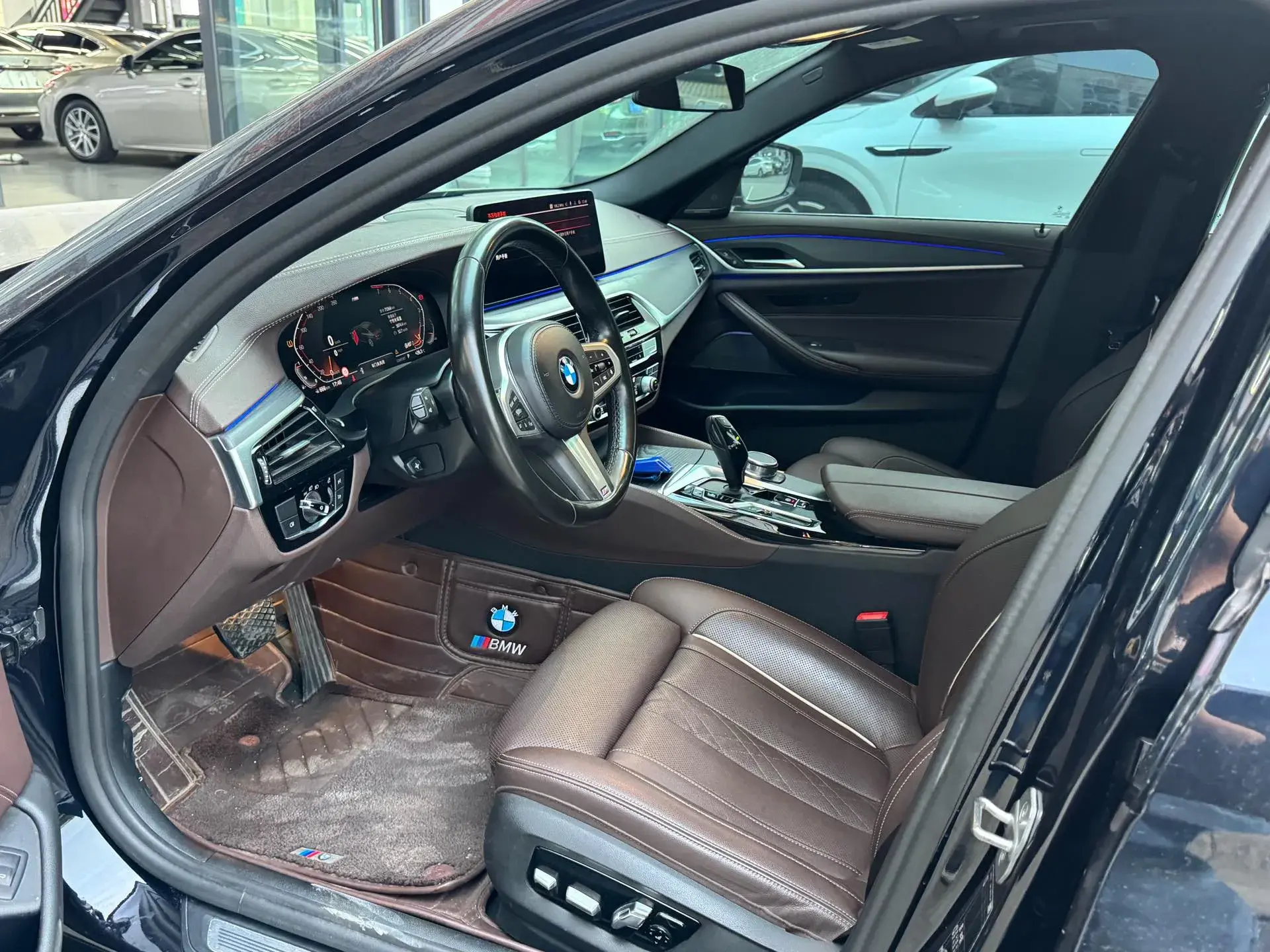 2021 BMW 5 thumbnail 3