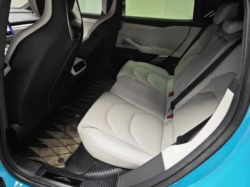 2024 MI SU7 thumbnail 3