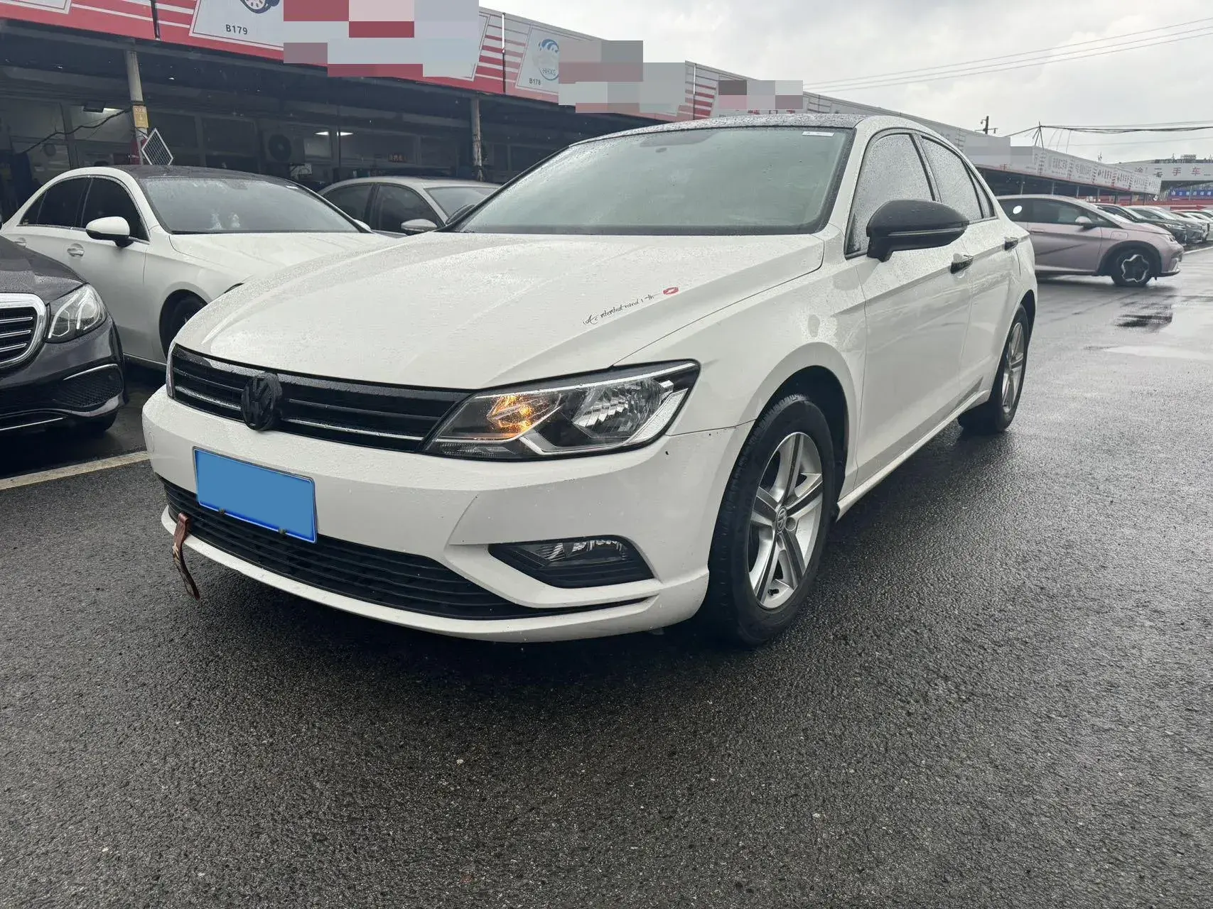 2018 VOLKSWAGEN LAMANDO view 1