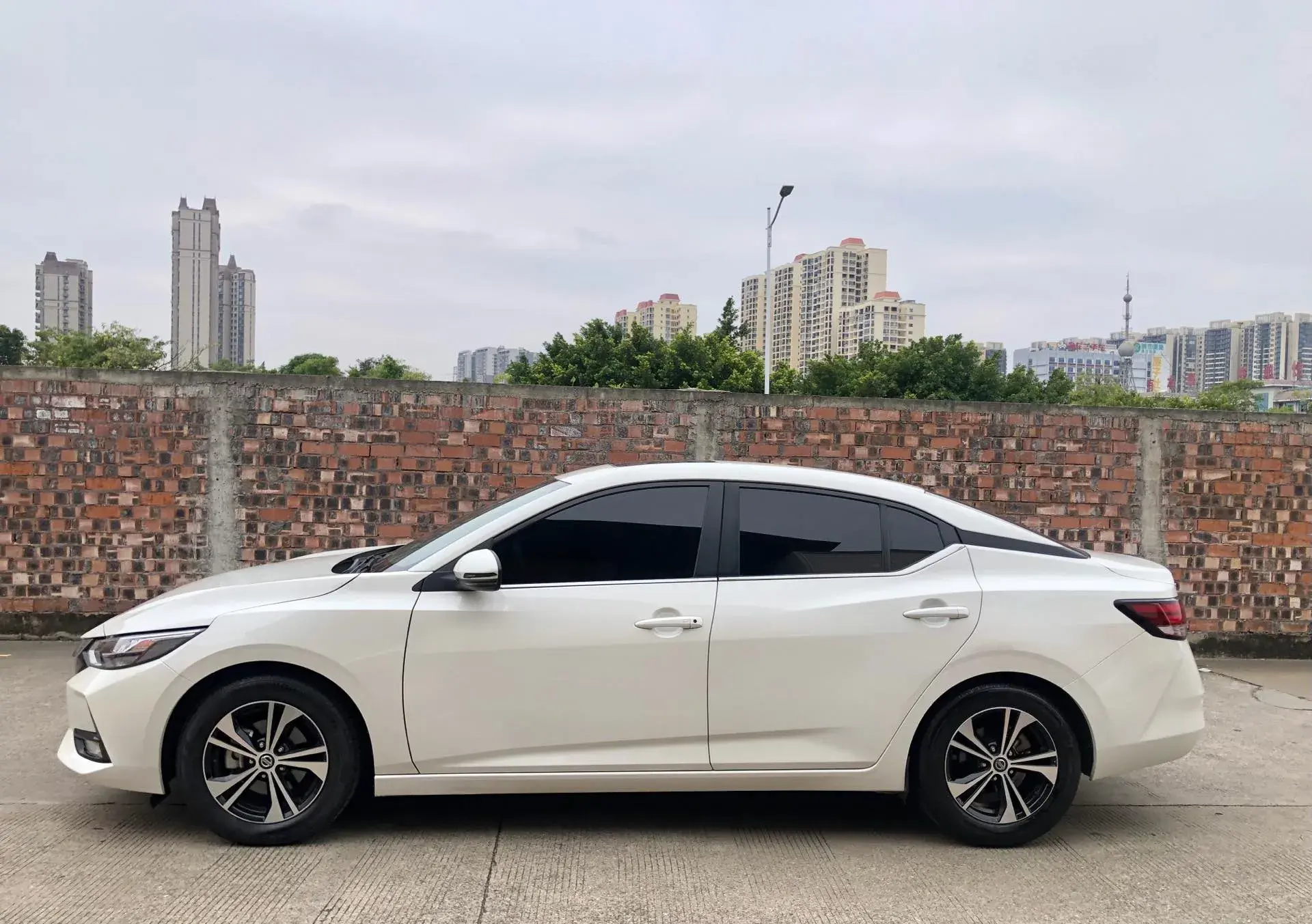 2021 NISSAN SYLPHY thumbnail 3